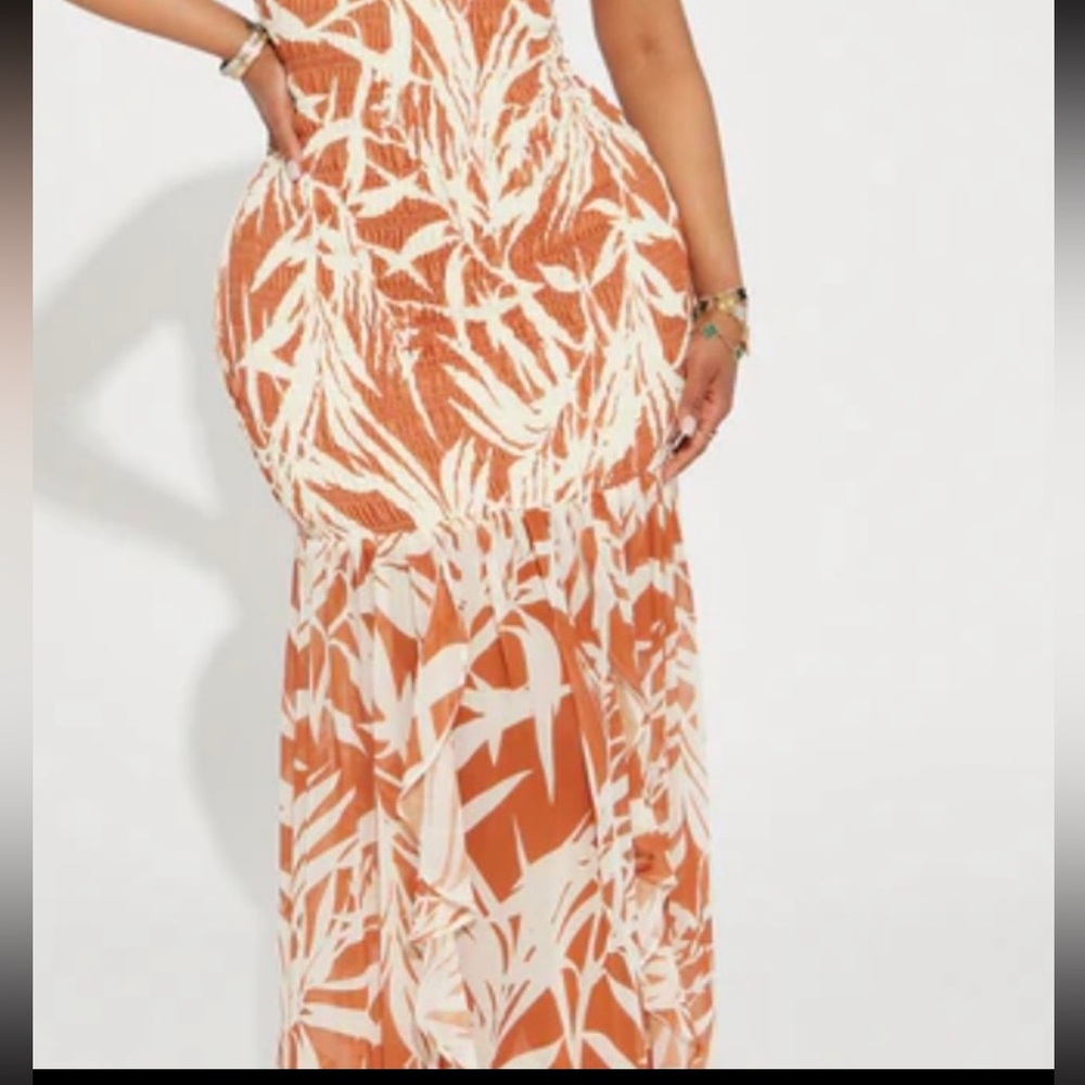 Elegant Strapless Orange and White Dress - Picture 2 of 5